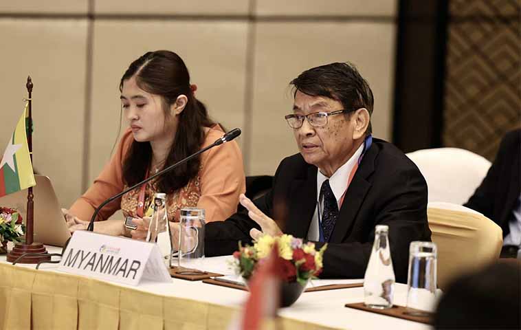 မြန်မာကိုယ်စားပြုခွင့် ပြန်သုံးသပ်ရန် အာဆီယံကို အရပ်ဘက်အဖွဲ့  ၂၄၀ ခန့် တောင်းဆို