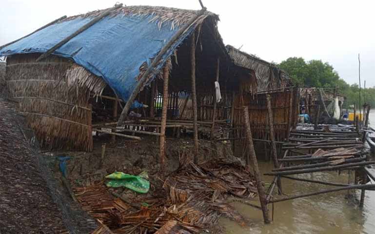 ဘိုကလေးနှင့် သာပေါင်းတွင် လေပြင်းကြောင့် နေအိမ် ၅ လုံး ပြိုကျ  