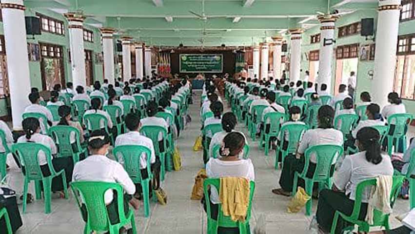 Non-CDM ဆရာ/ဆရာမများကို အရည်အသွေးမြှင့် သင်တန်းများ ပေးနေရ