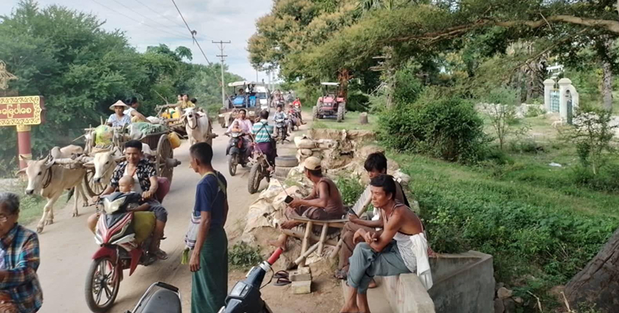 ဘုတလင်တွင် စစ်တပ်က စစ်ကြောင်းထိုးဖမ်းဆီးနေသဖြင့် ပြည်သူများ ထွက်ပြေးနေရ