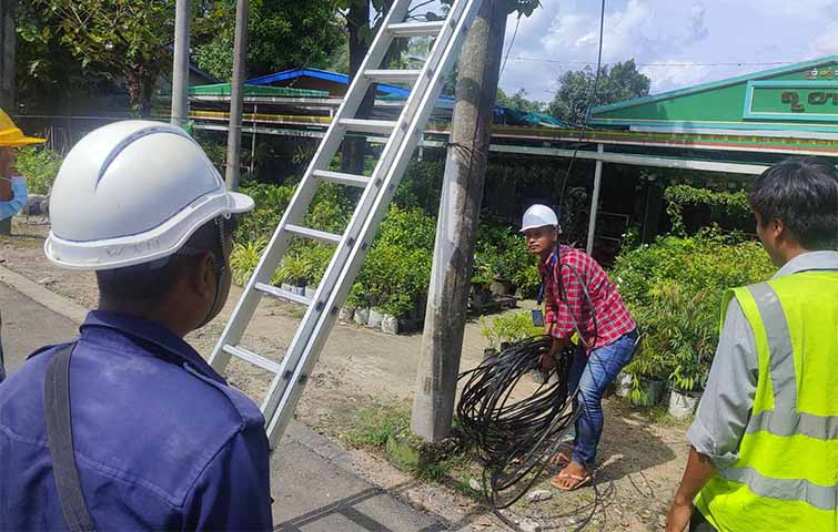 ဝိုင်ဖိုင်ကြိုးများကို EPC က လိုက်ဖြတ်နေသဖြင့် MPT တိုင်များတွင် စာချုပ်ချုပ် သွယ်တန်းနေရ