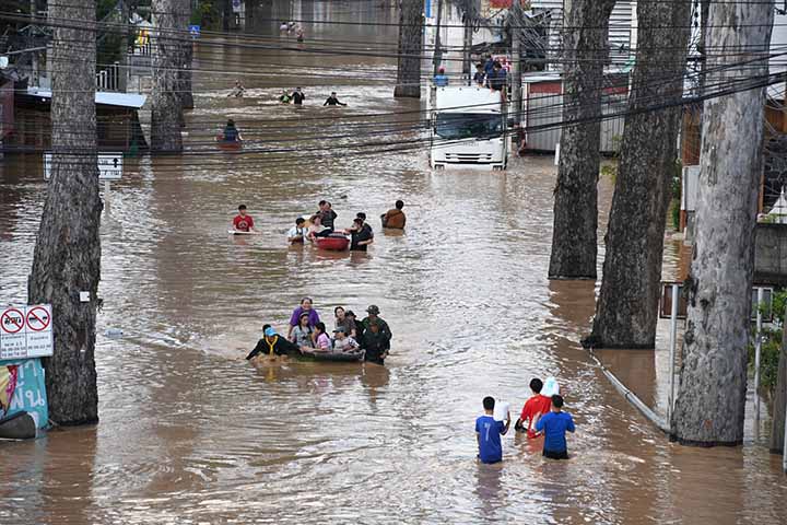 ရေလွှမ်းမှုဒဏ်ခံရသည့် ချင်းမိုင်က မြန်မာရွှေ့ပြောင်းဒုက္ခသည်များ အကူအညီလိုအပ်