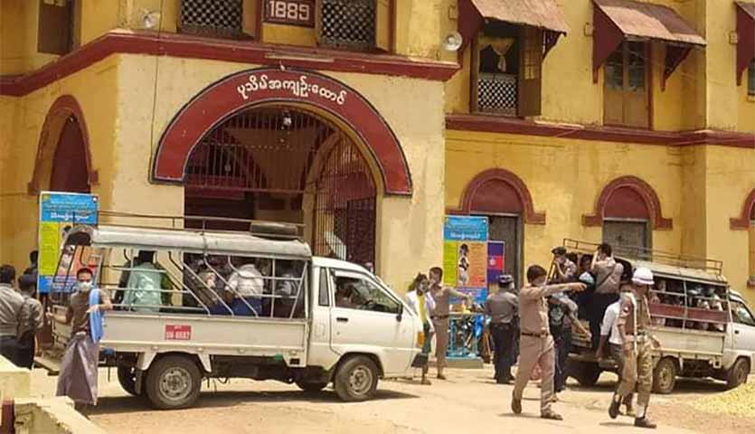 DMG သတင်းထောက် အပါအဝင် စစ်တွေထောင်မှ အကျဉ်းသား ၄၀၀ နီးပါးကို ပုသိမ်ထောင် ပြောင်းရွှေ့