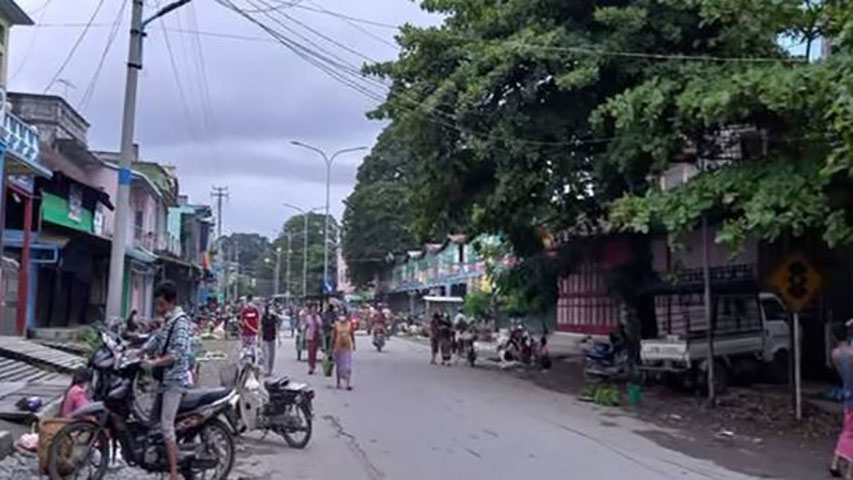 ကလေးမြို့ ဒေသကွပ်ကဲမှုစစ်ဌာနချုပ်အနီးရှိ ဈေးဆိုင်များကို စစ်တပ်ကဖယ်ရှား
