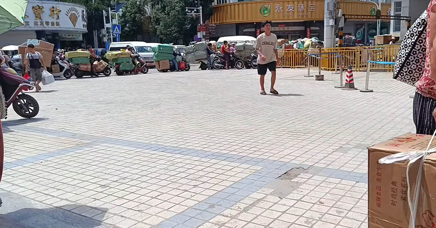 တရုတ်နယ်စပ်အဝင် ကျန်းမာ‌ရေးစစ်ဆေးမှု ပိုမိုတင်းကျပ်သဖြင့် မူဆယ်ဒေသခံများ အခက်တွေ့