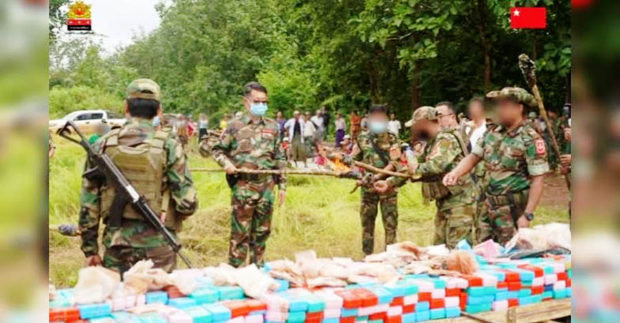ပင်လည်ဘူးတွင် သိမ်းဆည်းရမိသည့် မူးယစ်ဆေးများကို မီးရှို့ဖျက်ဆီး၊ စစ်တပ်က မူးယစ်ဆေးကျွေးပြီး စစ်တိုက်ခိုင်း 