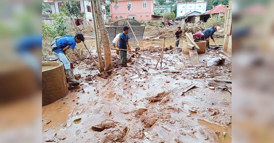 ရေဘေးသင့် ကလောမြို့၌ ပြန်လည်ထူထောင်ရေးလုပ်၊ ဖုန်းနှင့် အင်တာနက်လိုင်း မရသေး