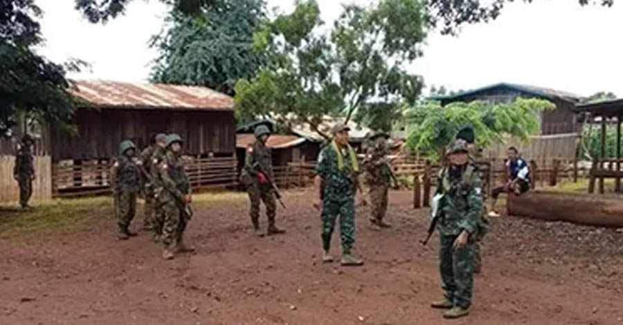 ဆီဆိုင်တွင် PNO ပြည်သူ့စစ်က မူးယစ်ဆေးသုံးသူ ၁ ဦးကို ဖမ်းပြီး သိန်း ၃၀ ဖြင့် ပြန်ရွေးခိုင်း