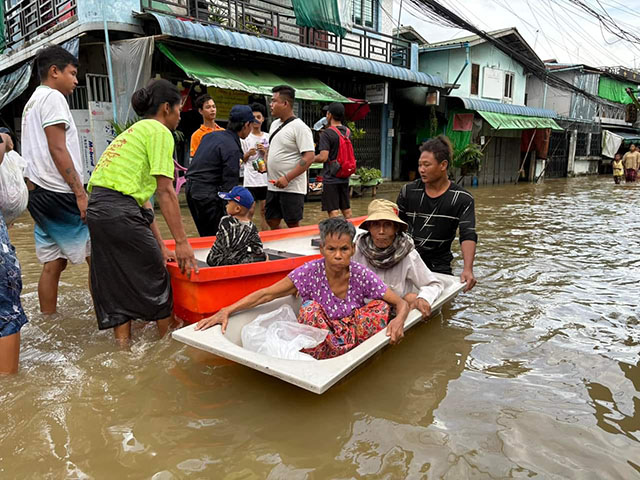ရွှေပြည်သာတွင် လေပြင်းတိုက် မိုးကြီးပြီး ရပ်ကျေး ၂၀ နီးပါး ရေနစ်မြုပ်နေ