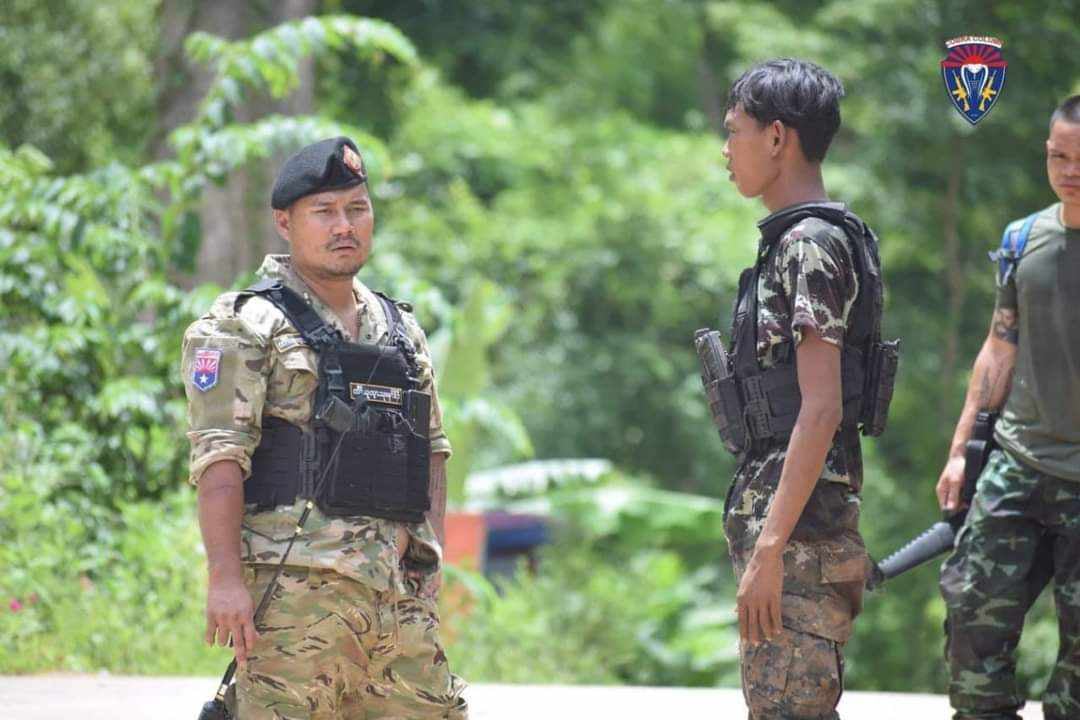 အနန်းကွင်း စစ်ဗျူဟာက စစ်ကောင်စီတပ်ဖွဲ့ဝင် ၇၀ ခန့် KNLA ထံ လက်နက်ချ
