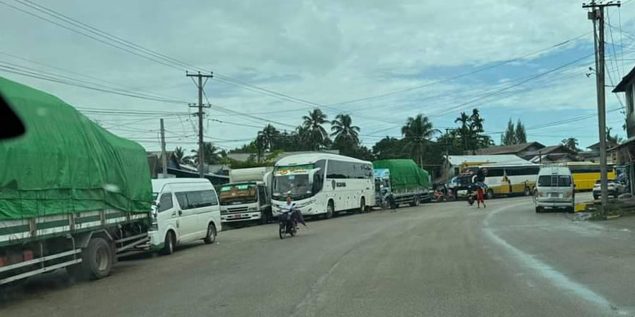 မြိတ်-ပုလောကားလမ်းတွင် ပိတ်မိနေသည့်ကားများ ပြန်ထွက်ခွင့်ရ