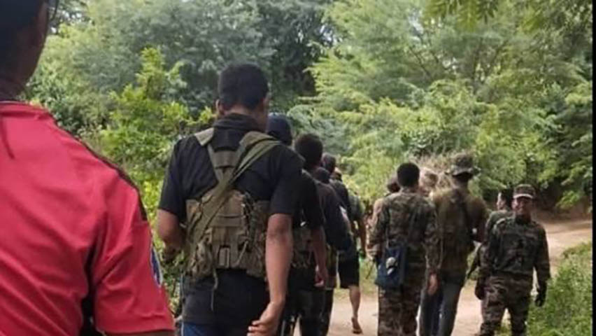 မိတ္ထီလာ-တောင်သာလမ်းရှိ စစ်တပ်ဂိတ် ပစ်ခတ်ခံရပြီး ရဲ ၂ ဦးနှင့် ကယ်ရီသမား ၁ ဦး သေဆုံး