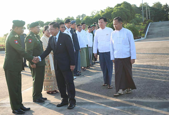 စစ်ခေါင်းဆောင် တရုတ်ခရီးစဉ်ထွက်သွားပြီးနောက် အေလာလေဆိပ်၌ ဗုံးပေါက်‌
