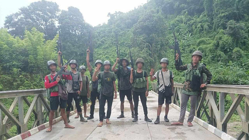 အမ်းမြို့ လေယာဉ်ကွင်းရပ်ကွက်အနီး စစ်ကောင်စီတပ်က လက်နက်ကြီးဖြင့် ပစ်ခတ်