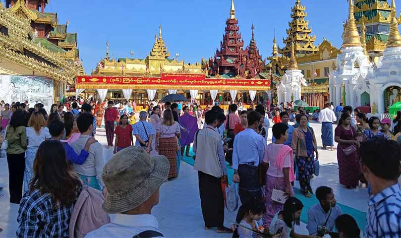 တန်ဆောင်မုန်းလပြည့်နေ့ ရွှေတိဂုံစေတီတော် မြင်ကွင်း (သတင်းဓာတ်ပုံ)