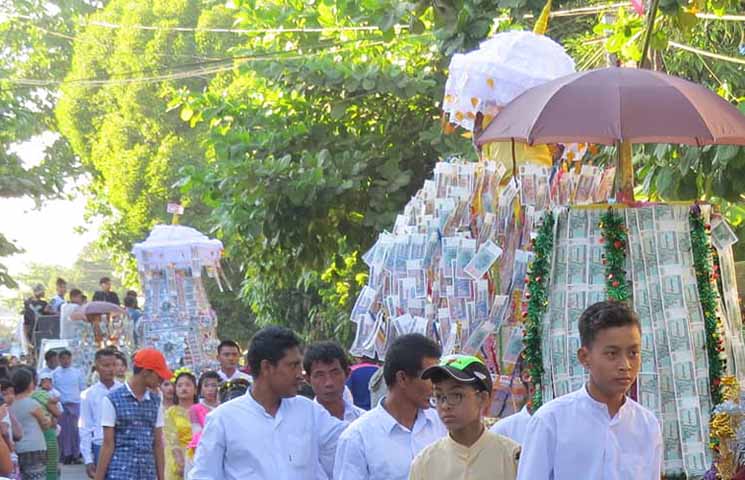 စီးပွားရေးအကျပ်အတည်းကြောင့် ဘုံကထိန်အလှူထည့်နိုင်သူ နည်းပါး၊ သင်္ကန်းပရိက္ခရာ ရောင်းအားကျ