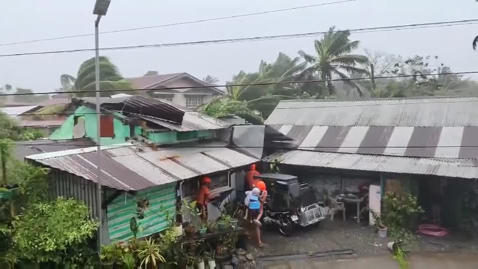 တိုင်ဖွန်း မန်းယိက ဖိလစ်ပိုင် မြောက်ပိုင်းကို ဝင်ရောက် တိုက်ခတ်