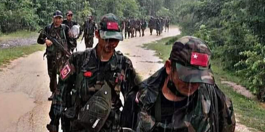 ဆိပ်ဖြူတွင် စစ်ကောင်စီယာဉ်တန်း တိုက်ခိုက်ခံရပြီး ၆ ဦးထက်မနည်း သေဆုံး