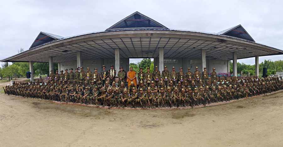 ငွေကြေးလိုအပ်ချက်ကြောင့် ကျွန်းလှမြို့ကို ဦးဝါသဝ၏ ပြည်သူ့စစ် စစ်ကြောင်းထိုး