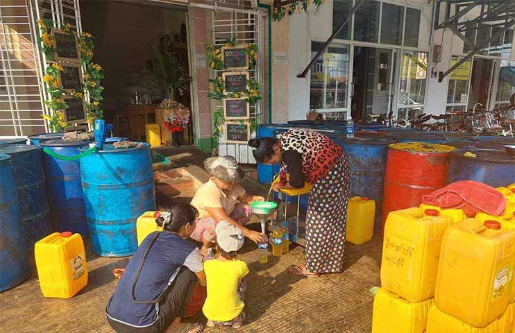 ရန်ကုန်တွင် စားအုန်းဆီမှောင်ခိုဈေးကွက် ကြီးထွားလာ
