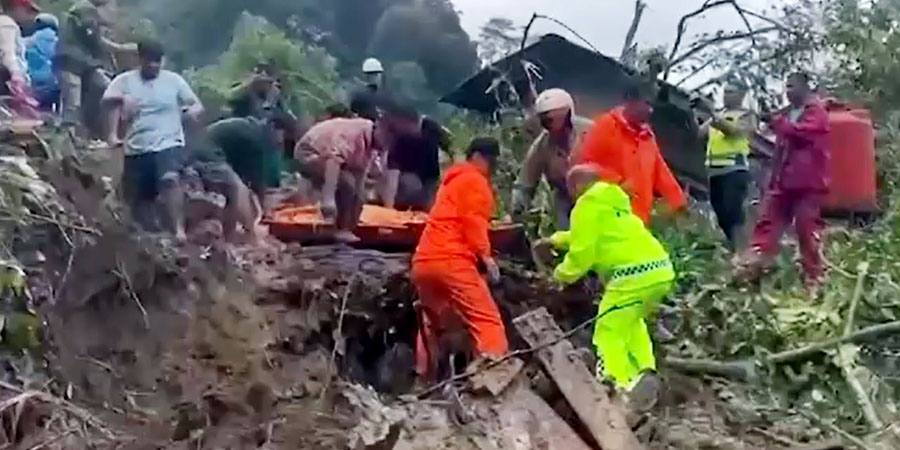 ဆူမားတြားပြည်နယ်တွင် မြေပြိုကျမှုကြောင့် အနည်းဆုံး လူ ၂၇ ဦး သေဆုံး