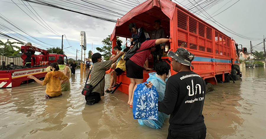 ထိုင်းတောင်ပိုင်းတွင် ရေကြီးပြီး လူ ၃၀ နီးပါး သေဆုံး၊  ၆ သိန်းခွဲကျော် ရေဘေးသင့်