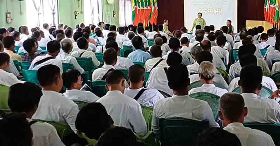ဝါးခယ်မတွင် ဒေသလုံခြုံရေးအတွက် သက်ကြီးအမျိုးသားများကို စစ်သင်တန်းတက်ရန် ခြိမ်းခြောက် ခေါ်ယူ 