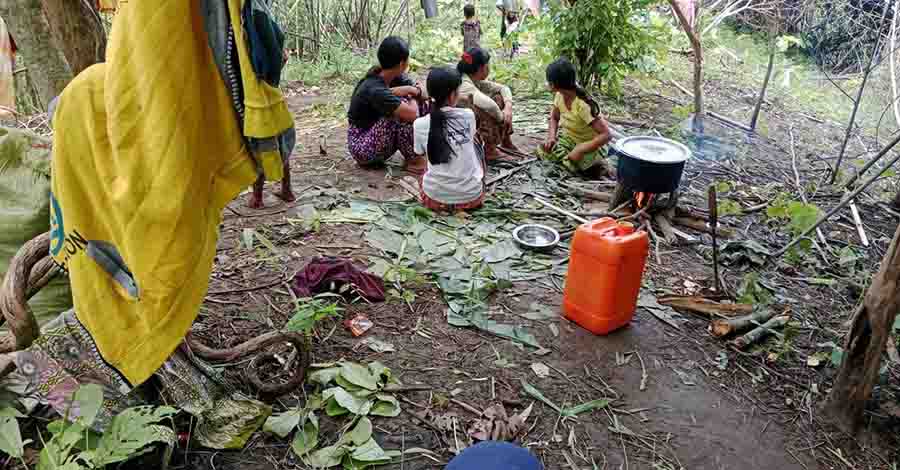 အုတ်ဖိုမြို့နယ်၌ စစ်တပ် စစ်ကြောင်းထိုးသဖြင့် ဒေသခံများ ထွက်ပြေးနေရ