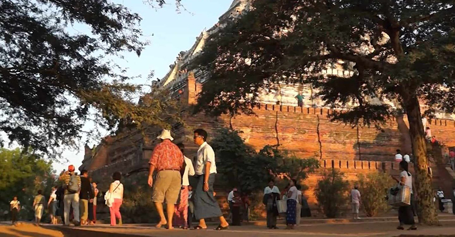 မြန်မာပြည်တွင်းနိုင်ငံရေးမငြိမ်သက်မှုကြောင့် ပြည်ပခရီးသည် ထက်ဝက်ကျဆင်း