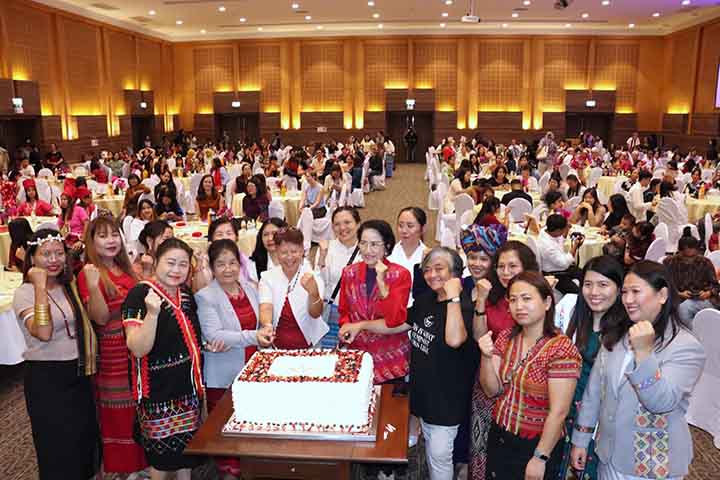 အမျိုးသမီးများအဖွဲ့ချုပ် (မြန်မာနိုင်ငံ) ၂၅ နှစ်ပြည့်အခမ်းအနား ချင်းမိုင်တွင်ကျင်းပ (ဓာတ်ပုံ)