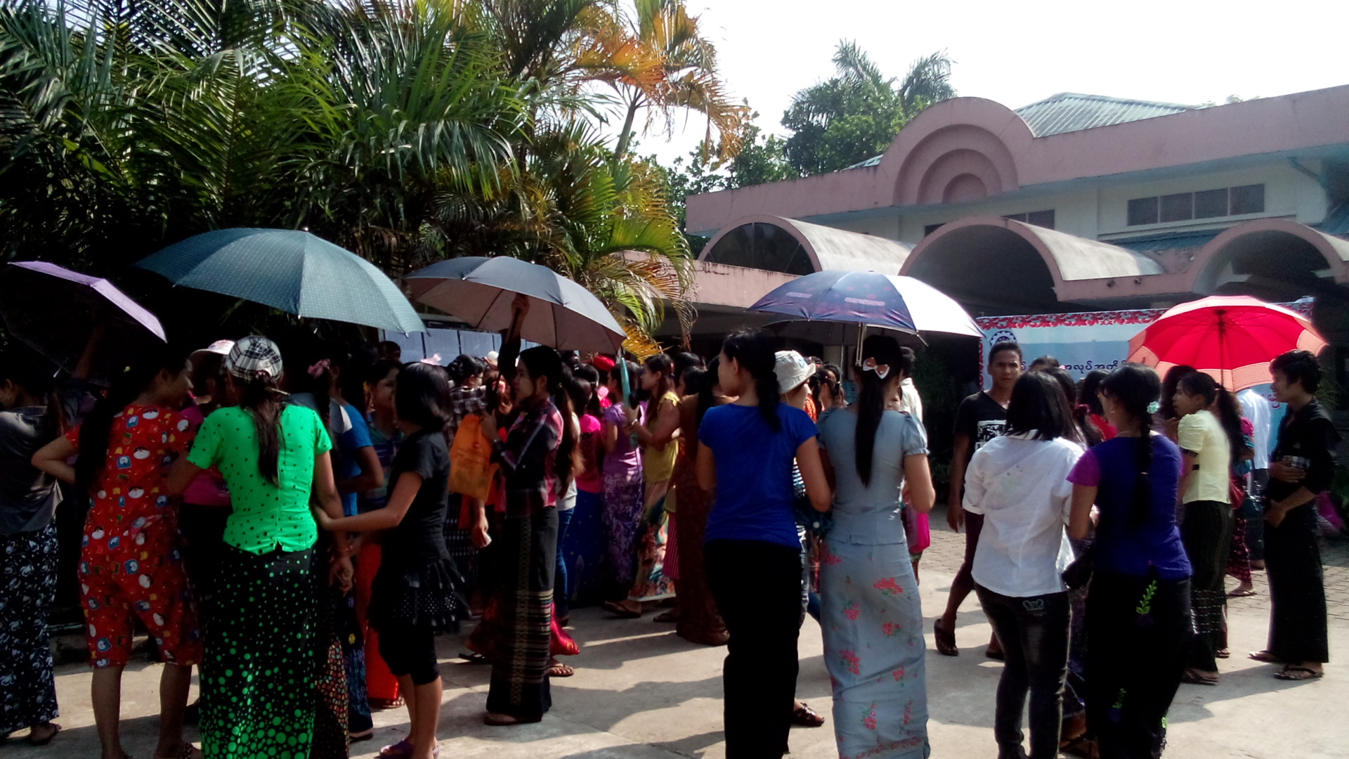 မာစတာစေပါ့ အလုပ္သမား ၇၀၀ ေက်ာ္ကုိ လစာႏွင့္နစ္နာေၾကးေပး