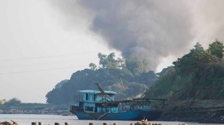 ဝမ်ပေါင်လုံခြုံရေးစစ်တပ် တိုက်ခိုက်ခံရပြီးနောက် ရွာများကိုမီးရှို့