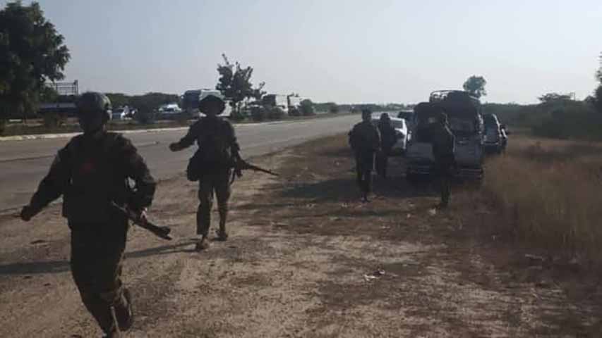 အမြန်လမ်းက စစ်တပ်ဂိတ် တိုက်ခိုက်ခံရ၊ ပွင့်ဖြူတွင် စစ်သားအချင်းချင်းပစ်ခတ်ပြီး ၁ ဦးသေ