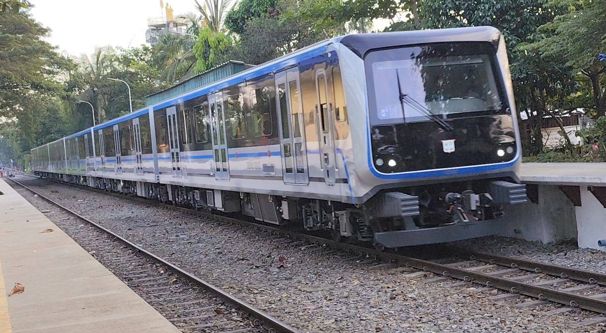 ရထားတွဲသစ် စီးနင်းသူနည်းပါးပြီး ရန်ကုန်မြို့တပတ်လုံး ပြေးဆွဲနိုင်ခြင်း မရှိ