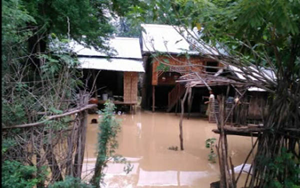 ေရႀကီးမႈေၾကာင့္ မေကြးၿမိဳ႕နယ္ ကမ္းရင္ေက်းရြာ ကုိင္းႏွင့္ယာေျမမ်ား ပ်က္စီး