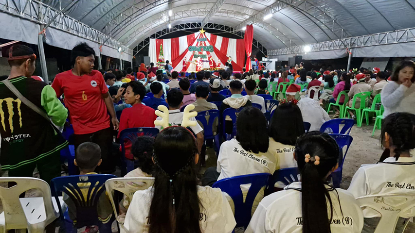 ခွဲကဘောင်ကရင်ရွှေ့ပြောင်းကျောင်း ခရစ္စမတ်အကြိုပွဲ (ဓာတ်ပုံ) 