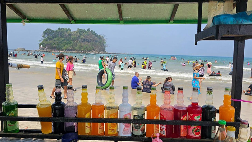 ချောင်းသာနှင့် ငွေဆောင်ကမ်းခြေတို့တွင် အားလပ်ရက် ဟိုတယ်နှင့် တည်းခိုခန်း ဘွတ်ကင်ယူသူ များပြားနေ