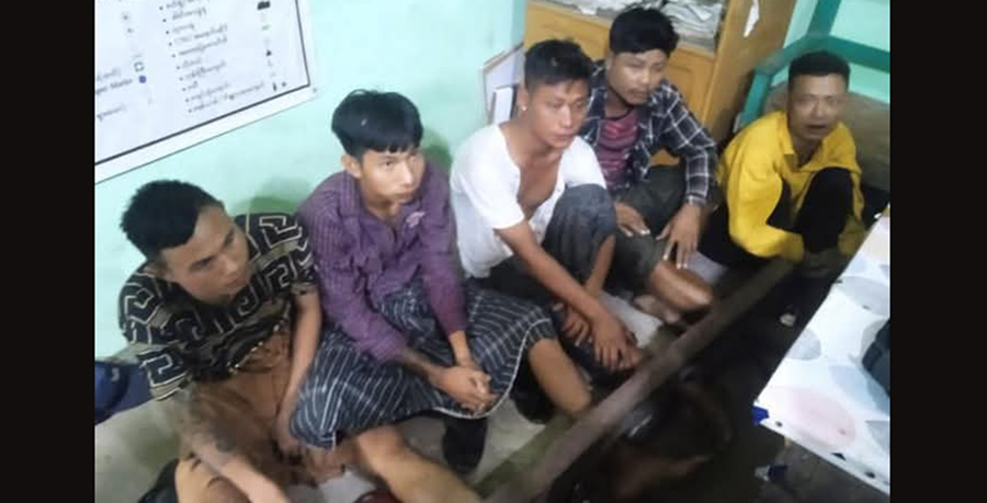 မရမ်းကုန်းတွင် ရပ်ကွက်အုပ်ချုပ်ရေးက လူငယ် ၅ ဦးကို ဖမ်းဆီးပြီး စစ်တပ်လက်အပ်