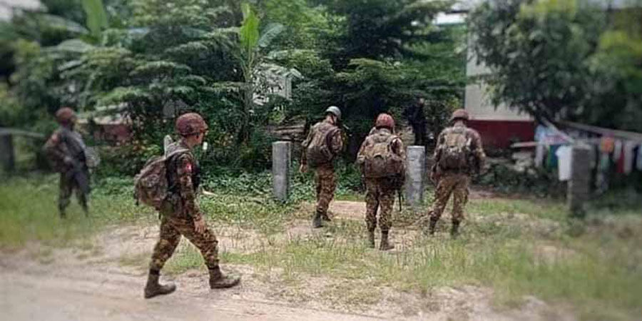 ဟိုင်းကြီးကျွန်းတွင် စစ်တပ်က စစ်ကြောင်းထိုးနေသဖြင့် ဒေသခံများ ထွက်ပြေးနေရ