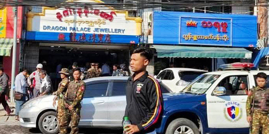 မန္တလေးတွင် နဂါးနန်း‌တော်ရွှေဆိုင် ဓားပြတိုက်ခံရ