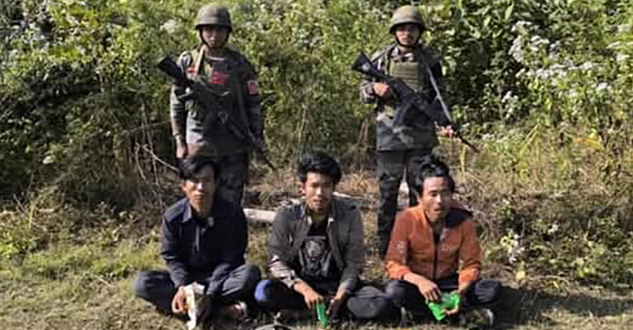 မင်းတပ်မြို့က ထွက်ပြေးလာသည့် စစ်ကောင်စီတပ်ဖွဲ့ဝင် ၃ ဦးကို ဖမ်းမိ