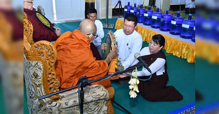 စစ်မီးစတင်ကူးစက်လာနေသည့် ဧရာဝတီတိုင်း အန္တရာယ်ကင်းရန် ပရိတ်ရွတ်၊ ယတြာချေ