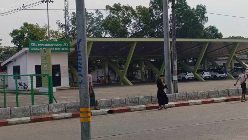 ရန်ကုန်တွင် မီးပျက်ချိန်များသဖြင့် EV ကားပိုင်ရှင်များ မီးစက်များဝယ်ယူနေရ 