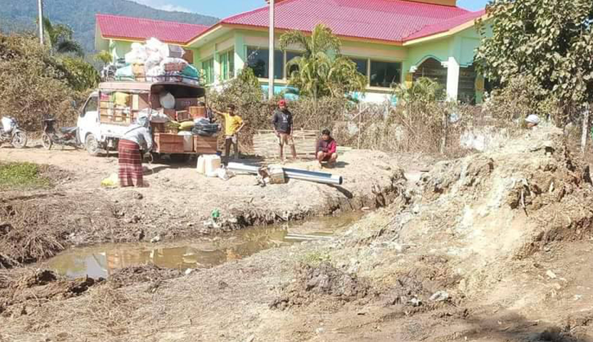 ကလေးမြို့ဝင်လမ်းကို စစ်ကောင်စီတပ် ဖျက်ဆီးသဖြင့် ဒေသခံများ အခက်တွေ့