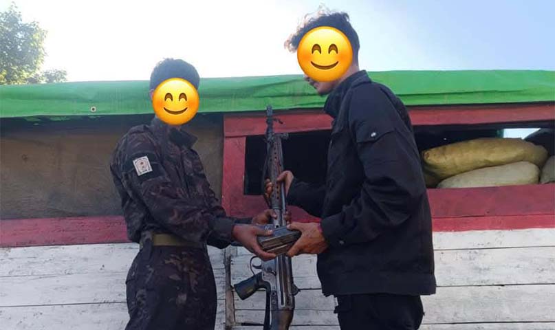 တီးတိန်မြို့က ရဲတပ်သား ၁ ဦး လက်နက်နှင့်အလင်းဝင်