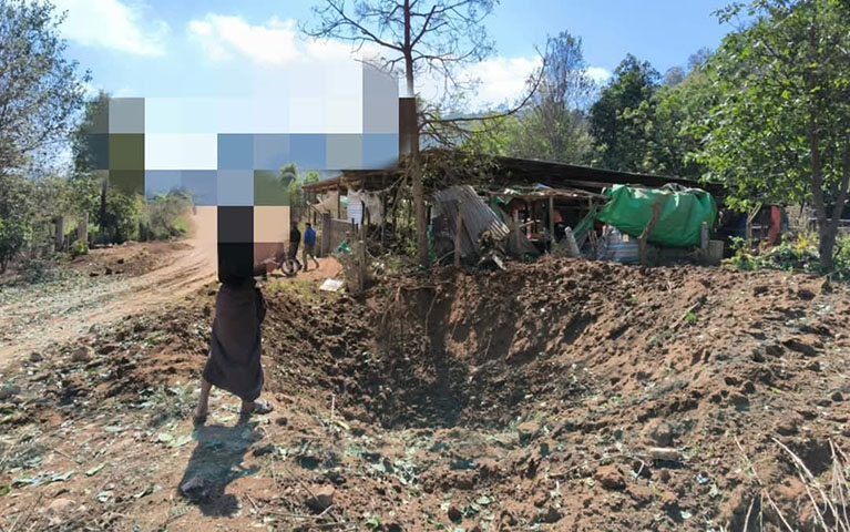 တိုက်ပွဲမရှိဘဲ ဖယ်ခုံကရွာ ၂ ရွာ စစ်တပ်ဗုံးကြဲ၊ စစ်ဘေးရှောင်များ ထပ်မံတိမ်းရှောင်ရ