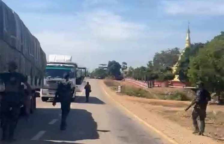 ရေး-မော်လမြိုင်လမ်းတွင် မီးသတ်တပ်ဖွဲ့ဝင် ၁ ဦးကို ရေးဘီလူးအဖွဲ့ ဖမ်းဆီး