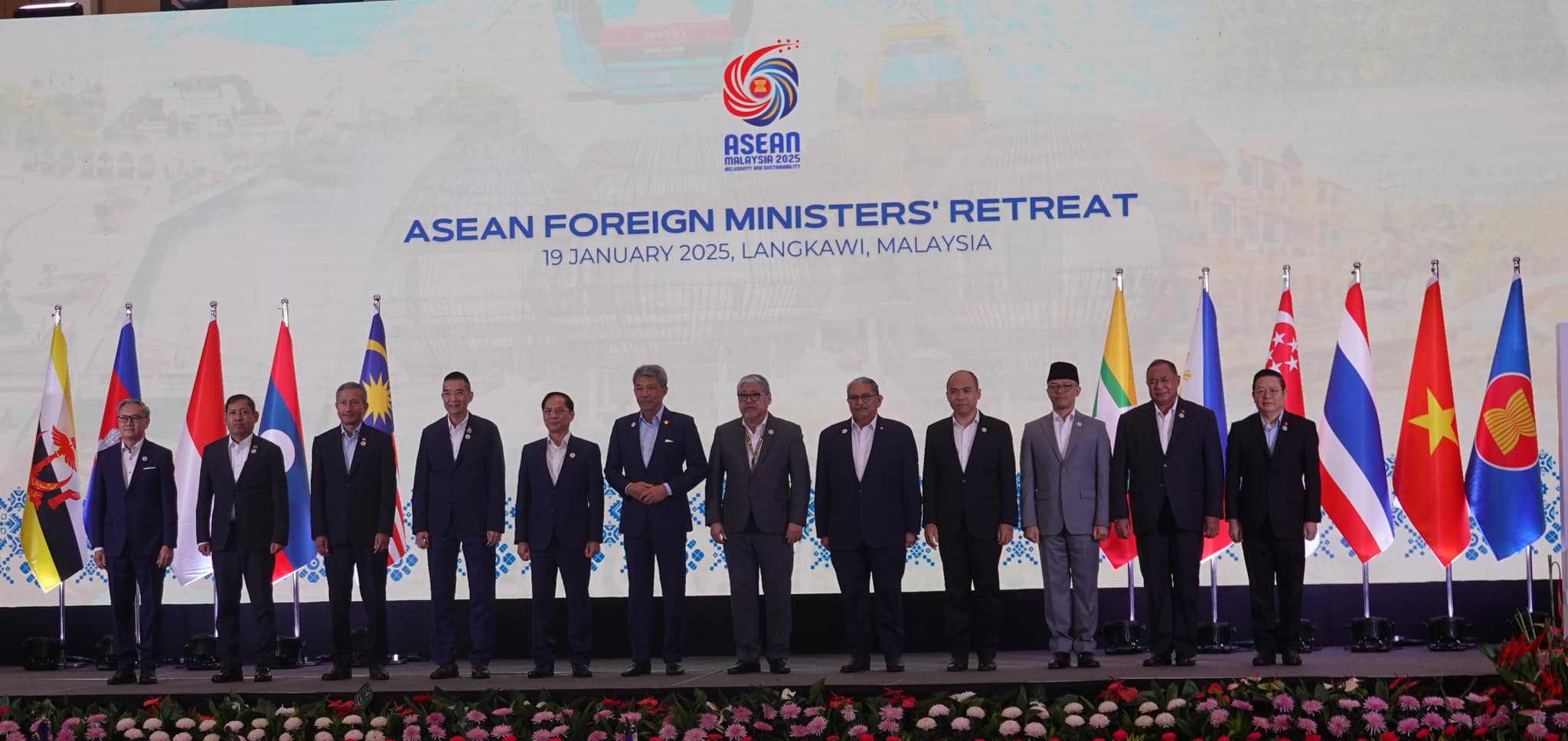 ရွေးကောက်ပွဲထက် အကြမ်းဖက်မှုရပ်ရေး ဦးစားပေးလုပ်ရန် မြန်မာစစ်အုပ်စုကို အာဆီယံ တိုက်တွန်း