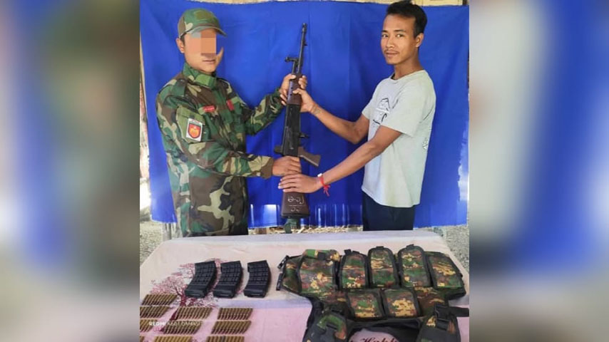 ရေဦးတွင် စစ်မှုထမ်းရန် ဖမ်းဆီးခံထားသူ ၃ ဦး ထွက်ပြေး၊ စစ်ကိုင်းက စစ်သား ၁ ဦး လက်နက်ခဲယမ်းနှင့် အလင်းဝင်