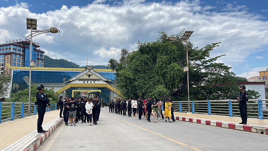 ကျားဖြန့် ၅၀,၀၀၀ ကျော် ပြန်ပို့ခဲ့ဟု စစ်ကောင်စီပြော၊ ဇင်ယော် စစ်ဆင်ရေး၌ လူ ၇၀,၀၀၀ ကျော် ဖမ်းမိဟု တရုတ်သံရုံး ထုတ်ပြန်